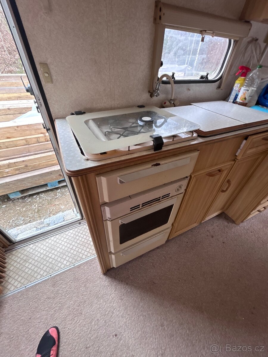 Prodám karavan k renovaci - 9