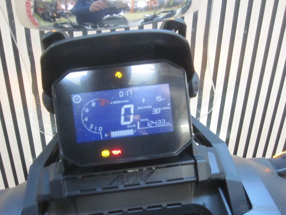 Honda ADV 350A - 9