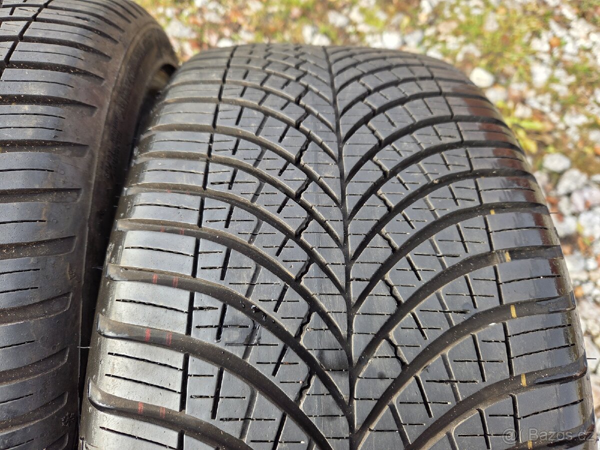 2ks pěkných celoročních pneu Goodyear 225/40/18 - 9