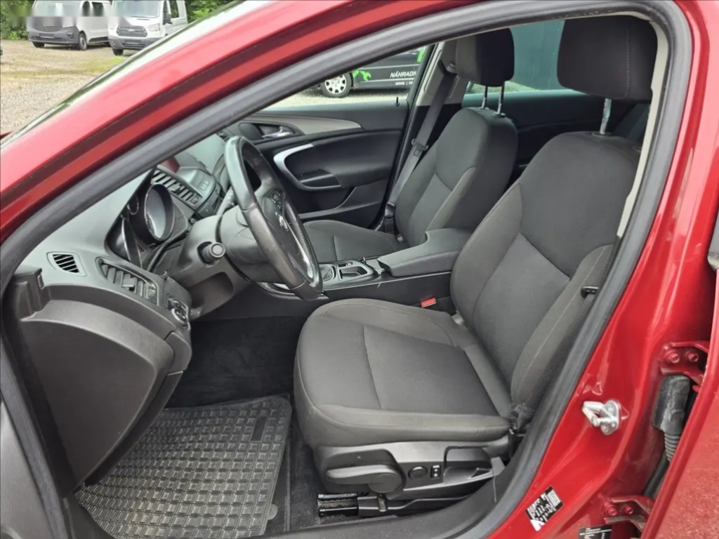 Opel Insignia, 2,0 DCTi - 9