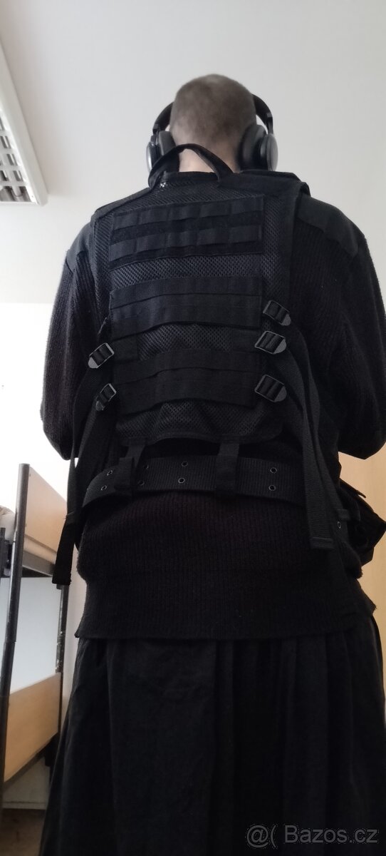 Mil-Tec Vesta + Sumky a Holster - 9
