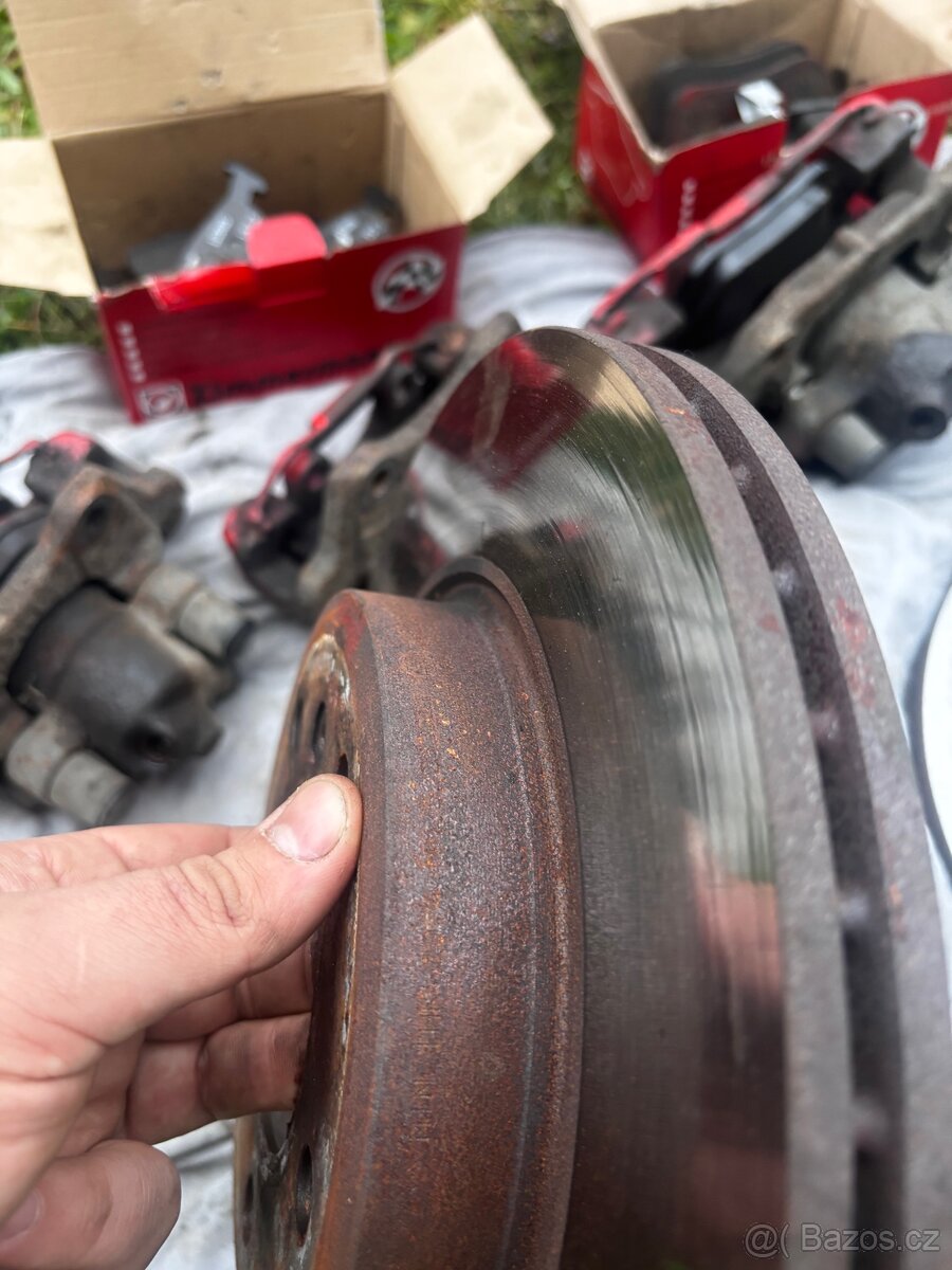 Třmeny BMW E46 325i - 9