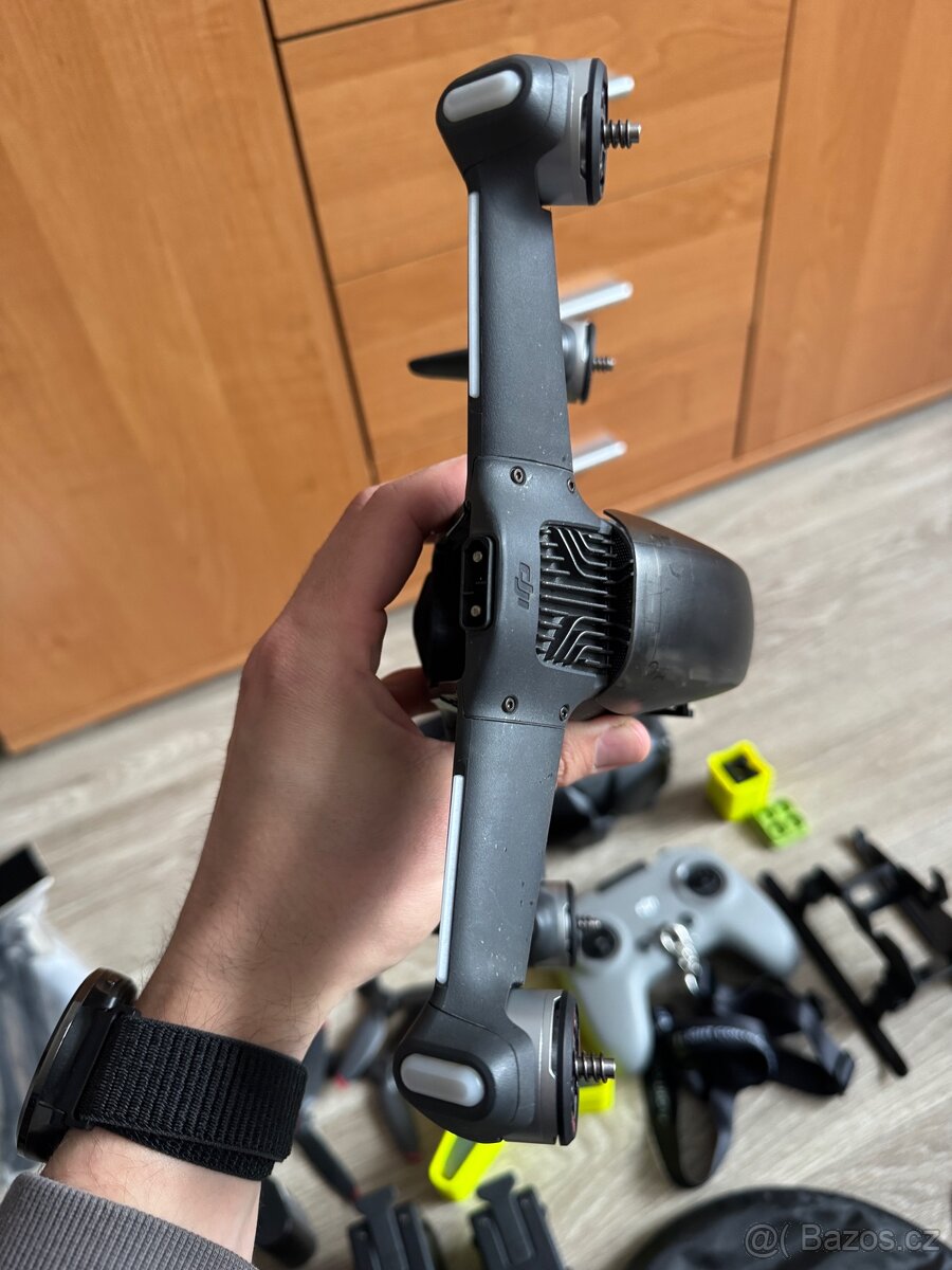 DJI FPV + hromada příslušenství - 9