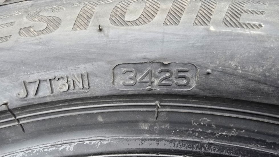 Zimní pneu 225/45/18 Bridgestone - 9