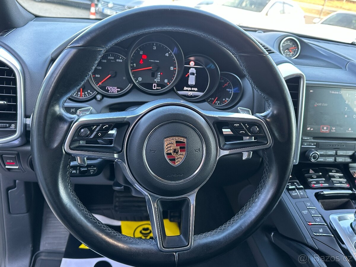Porsche Cayenne 2016 - 9