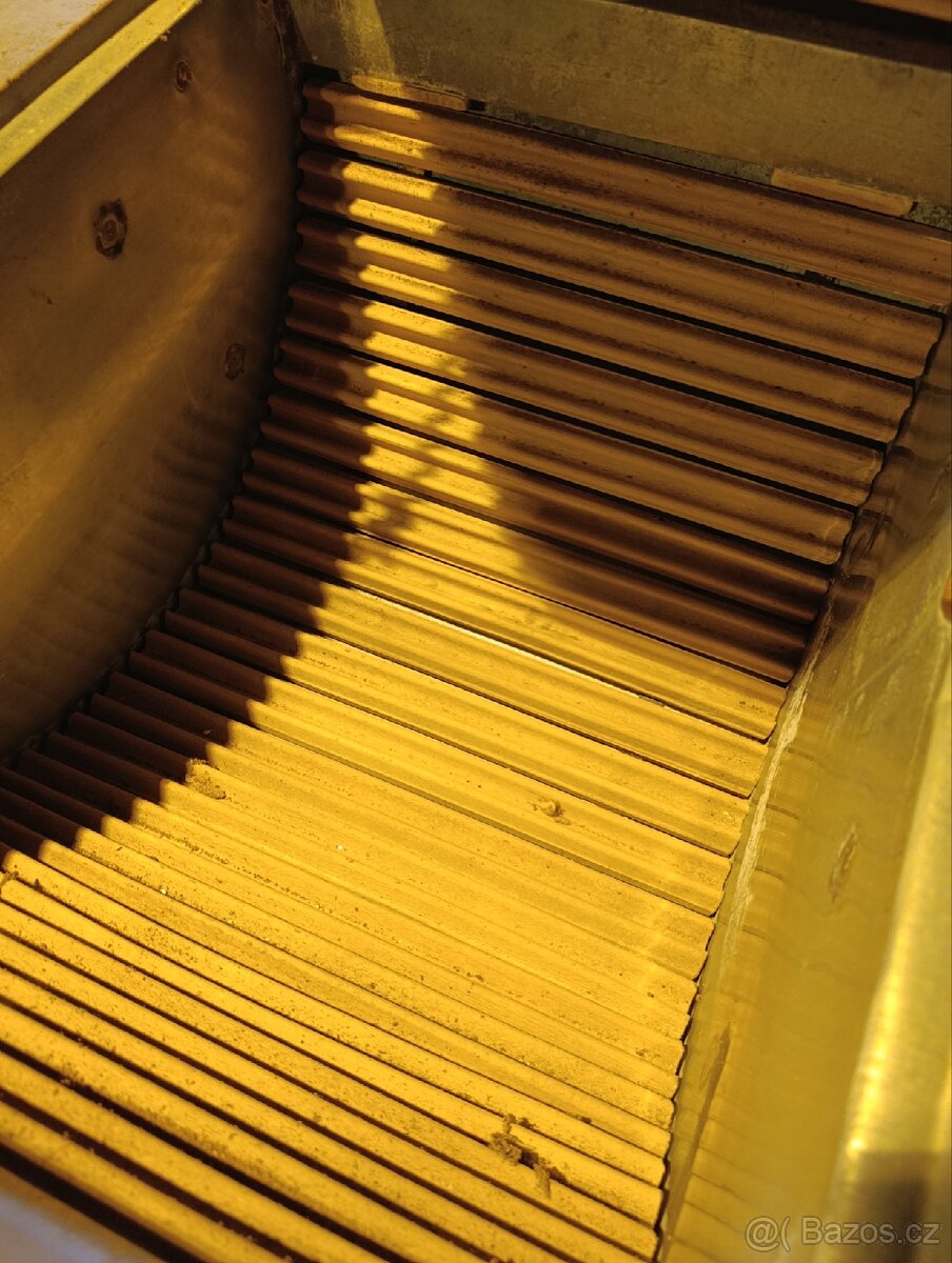 Historická ruční pračka - 9