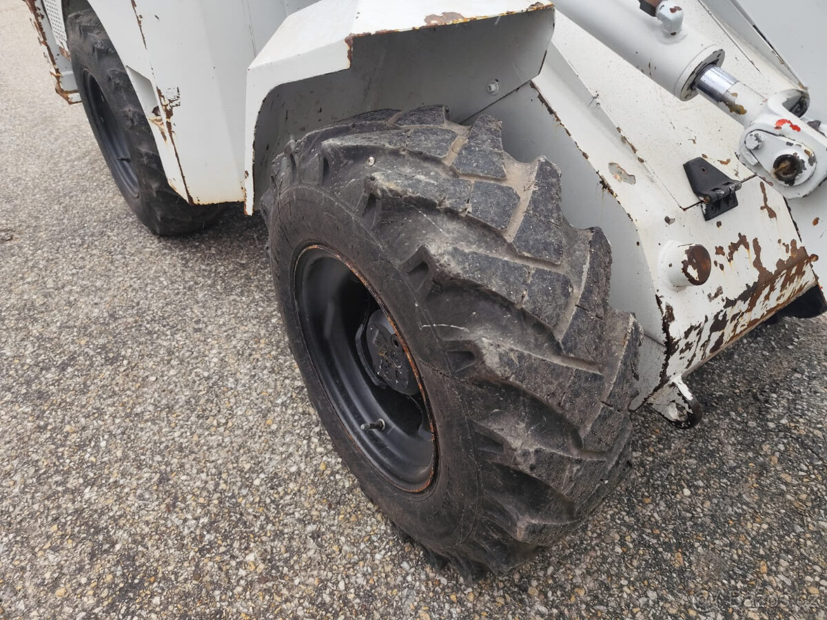 Mini traktorbagr, vaha 3.6t. - 9