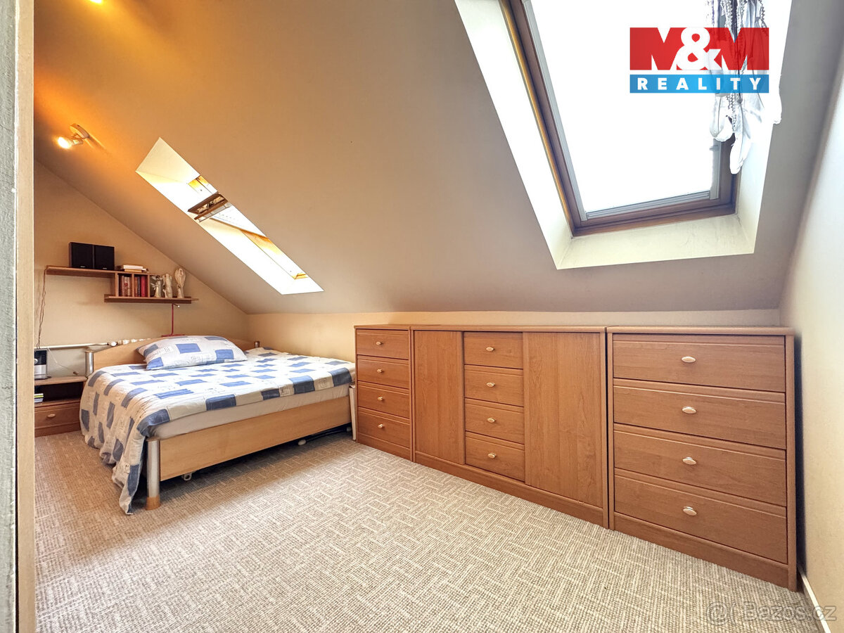 Prodej dvougeneračního RD v Hati, ul. Lipová - 9