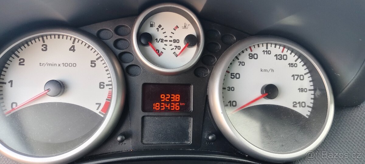 Peugeot 207 benzin 1.4 - 9