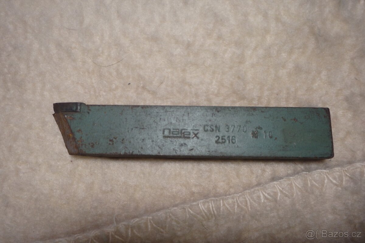 Příslušenství k soustruhu: vrták, nože, - 9