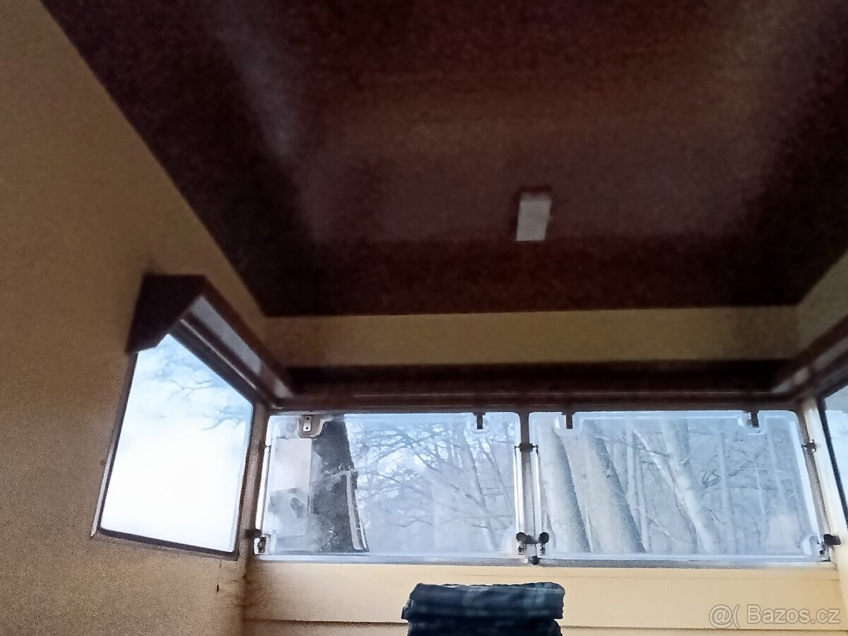 Karavan Racek 300 - 9