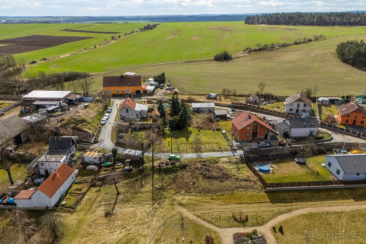 Prodej stavebního pozemku 946 m² Páleč - 9