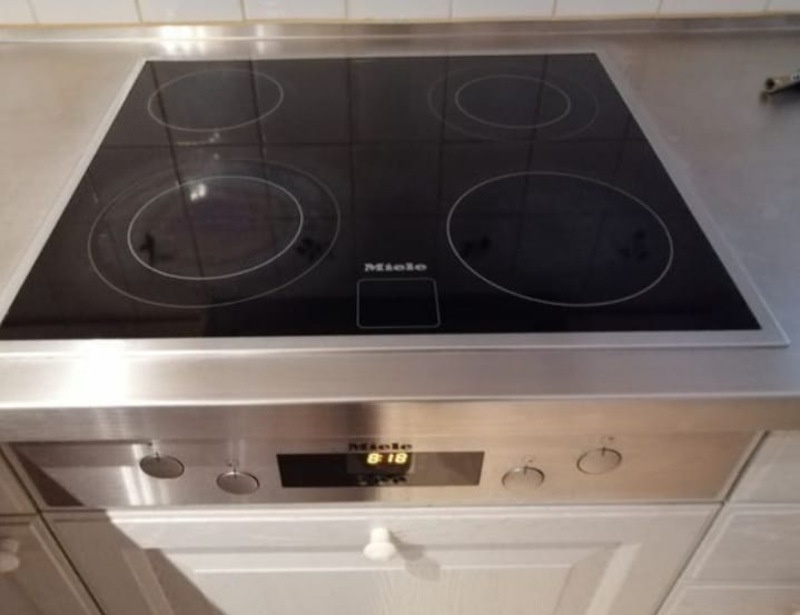 Luxusní bílá venkovská kuchyně se spotřebiči,5786 - 9