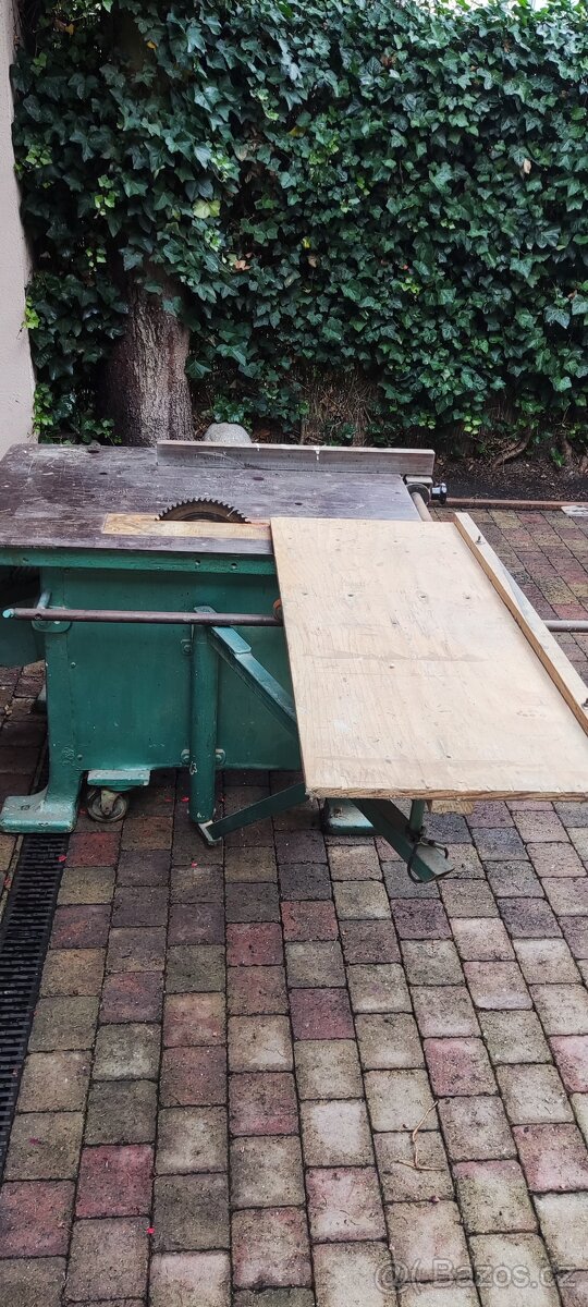 Masivní stolní pila s pravítkem a pojezdem - 9