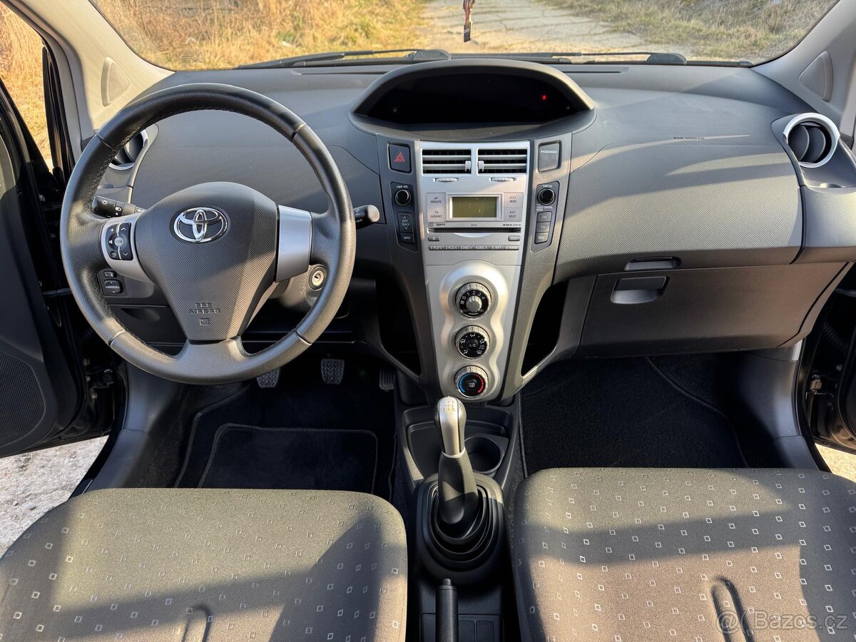 Toyota Yaris 1.Oi - 9