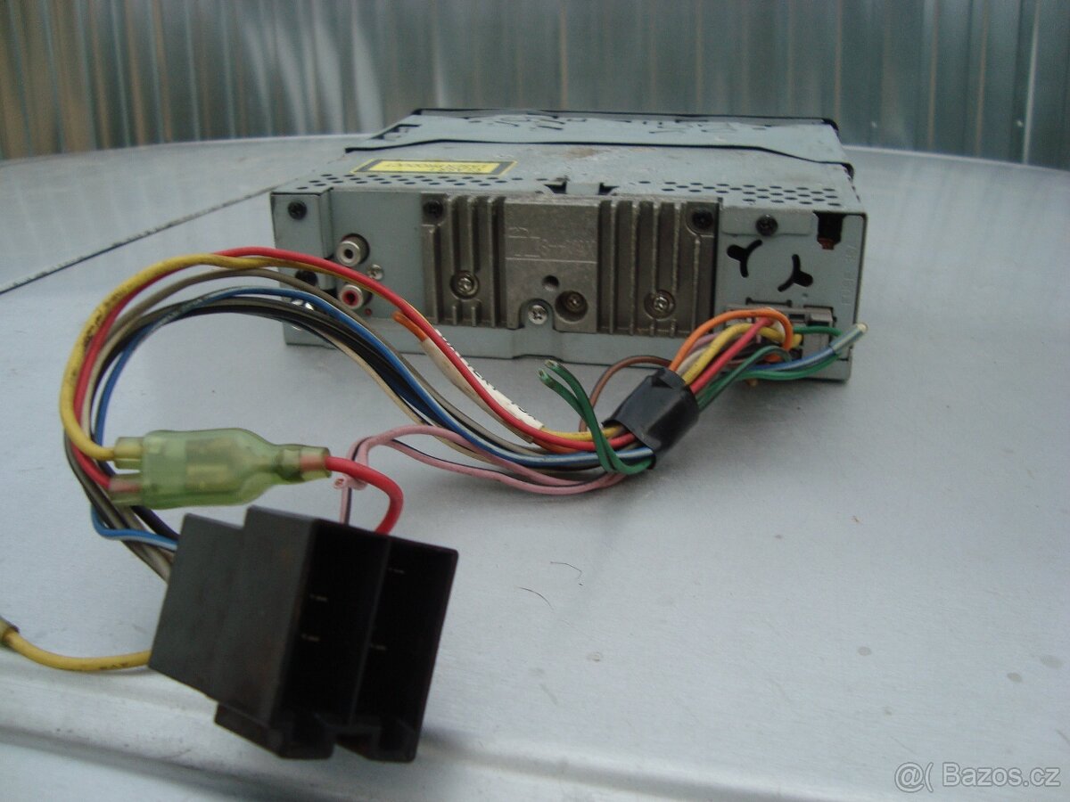 Autorádio na CD a MP3 Panasonic - 9