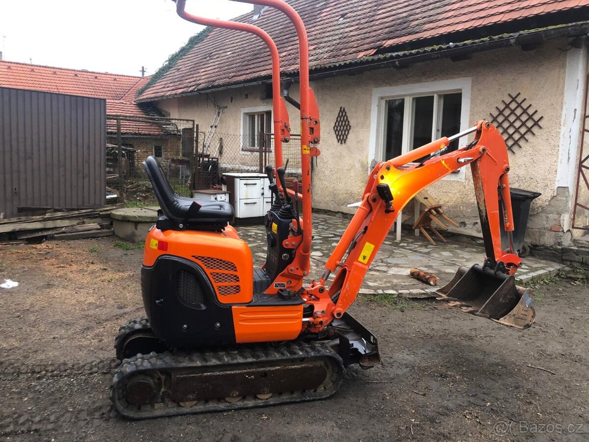 Minibagr Kubota U10 s nulovým přesahem zádě - 9