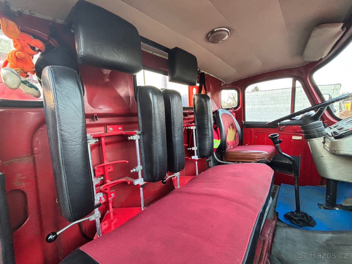 Tatra 148 CAS 32 - 9