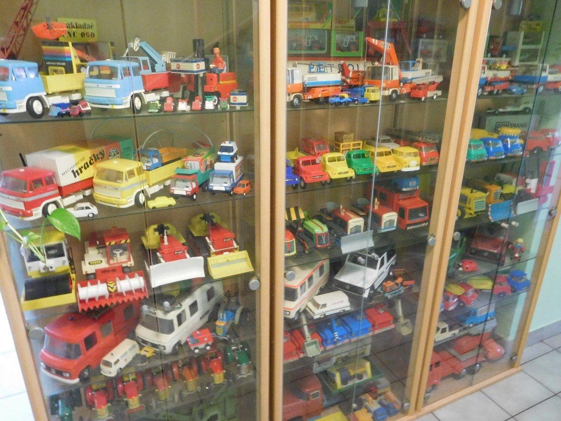 STARÉ RETRO HRAČKY - 9