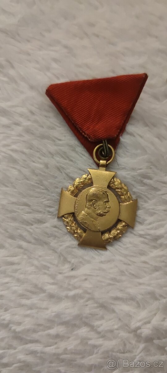 Medaile, vyznamenání. - 9