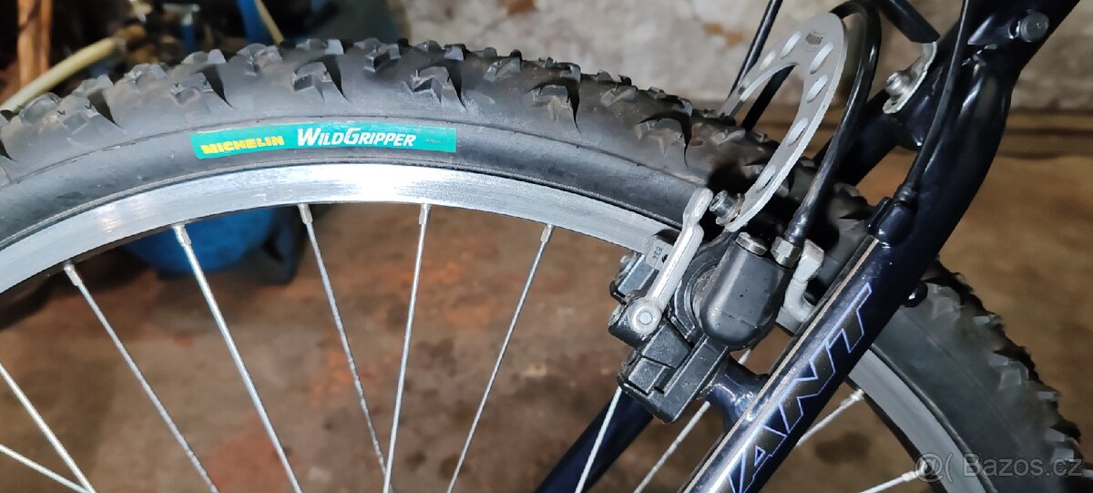 Vintage MTB horské kolo Giant kapalinové brzdy - 9