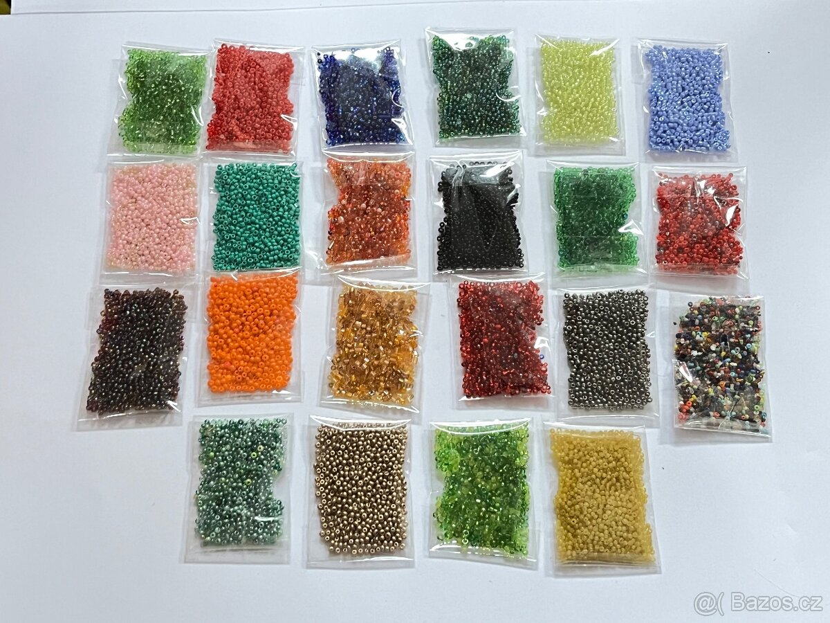 Dekorace - korálky - kulaté - různé barvy - 9