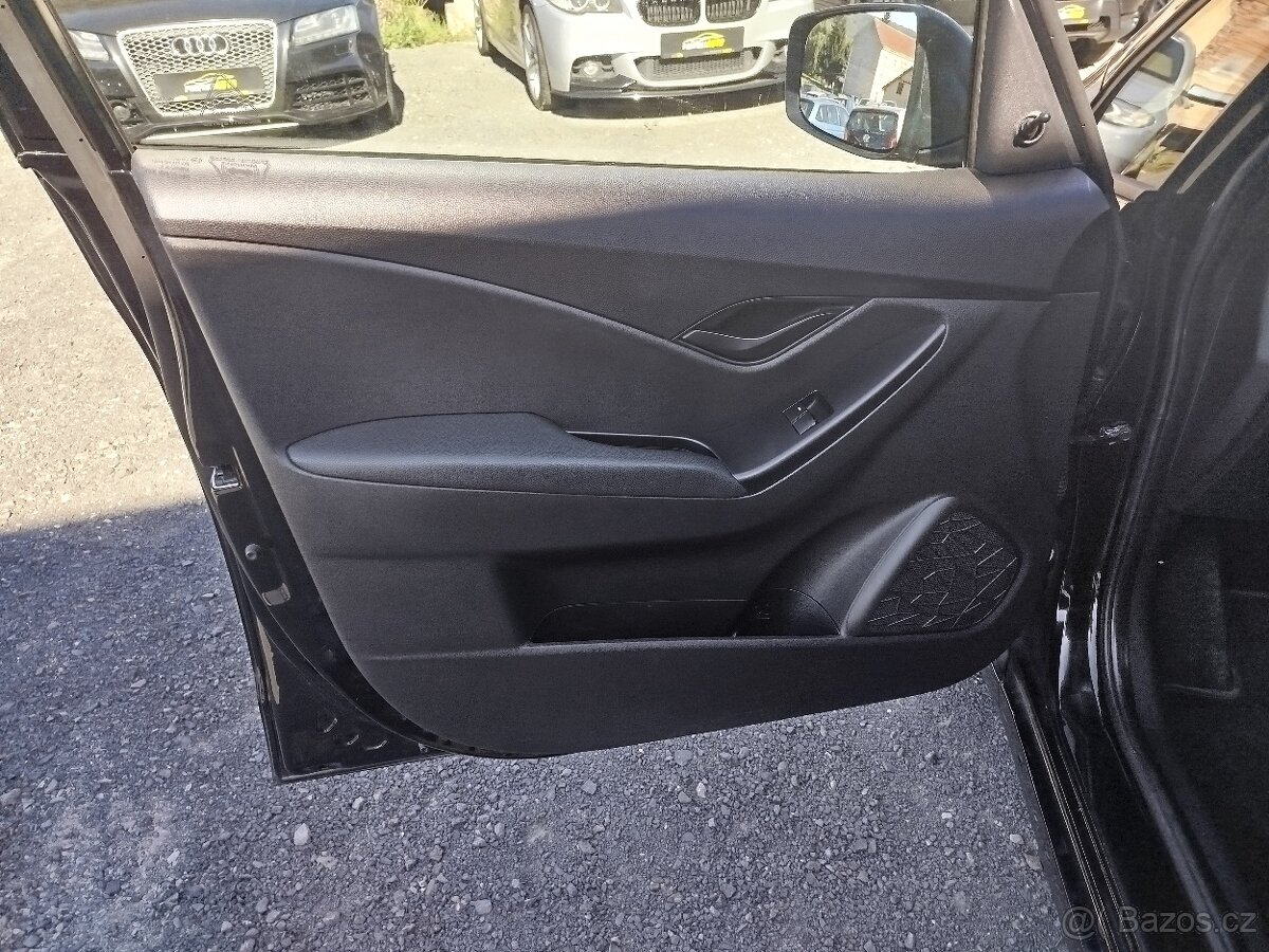 Hyundai ix20 1.4i 66 kW, r.v. 9/2011, najeto 157.962 km - 9