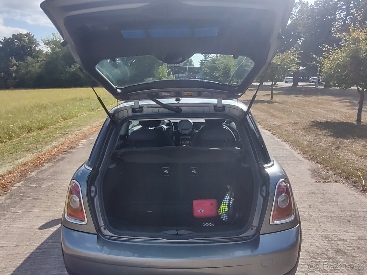 Mini Cooper 1.4 70 kW, 2009, najeto 84t km - 9