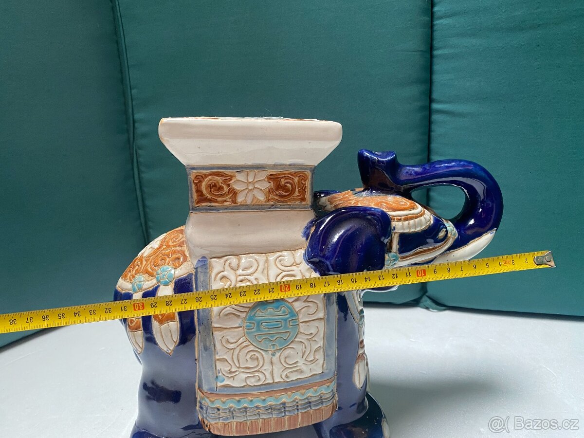 Porcelánový dekorativní slon - 9