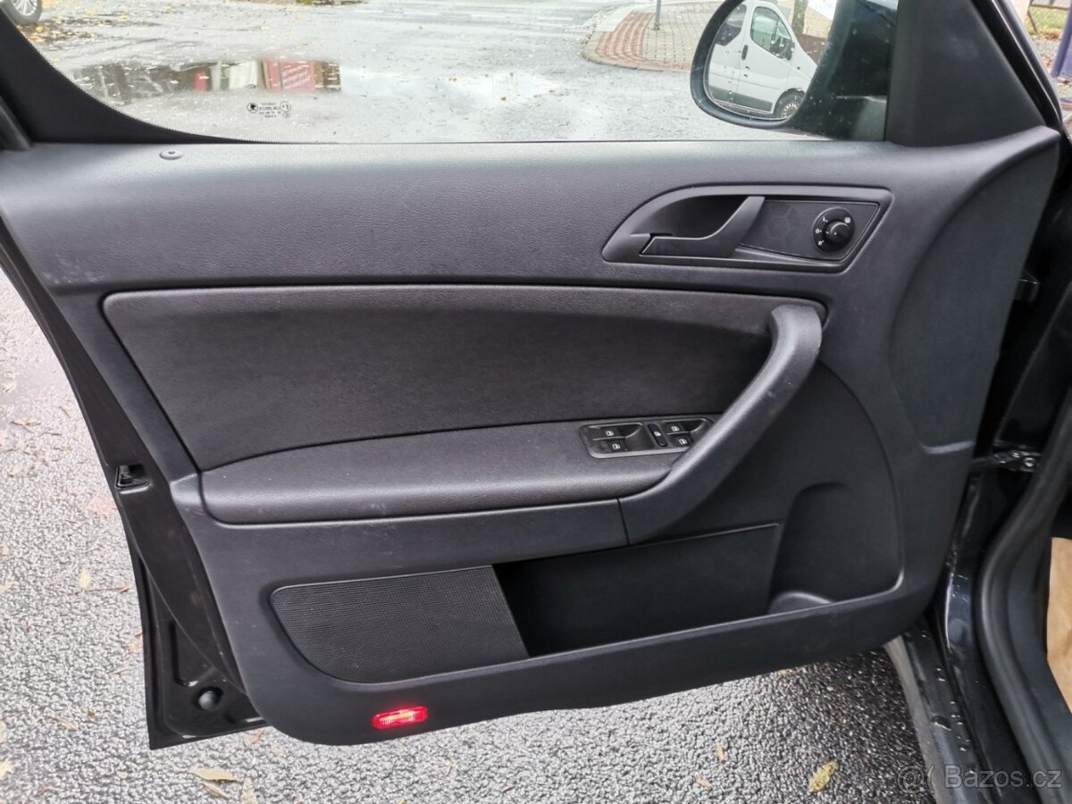 Škoda Yeti 1.2TSi 77kw Active Tažné PDC - 9