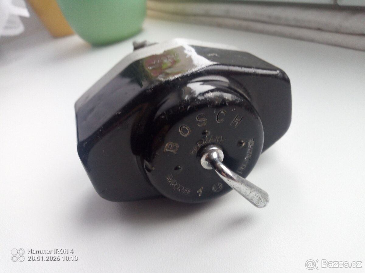 Motorek stěrače Bosch. - 9