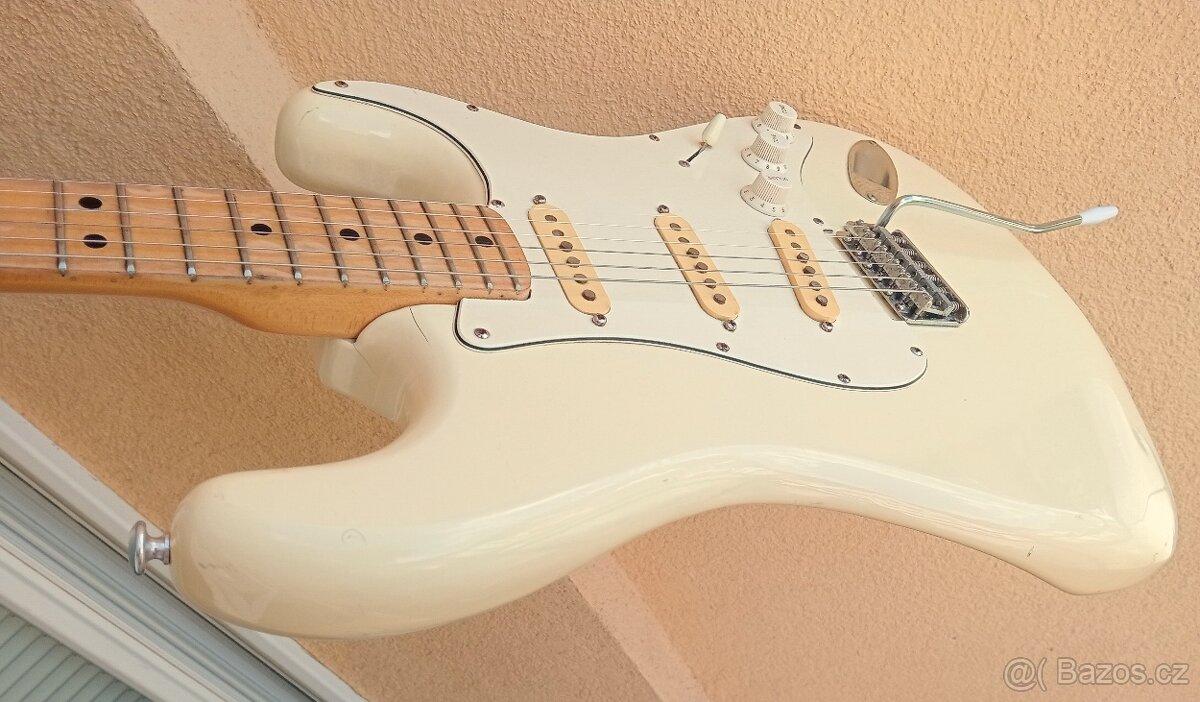 52 až 55 ročná vintage Maya Stratocaster (70. roky) - Japan - 9