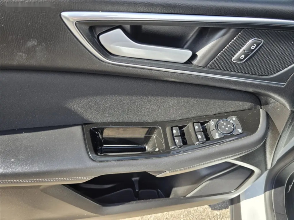 Ford Galaxy, 2,0 TDCi 110kW TITANIUM 7míst - 9