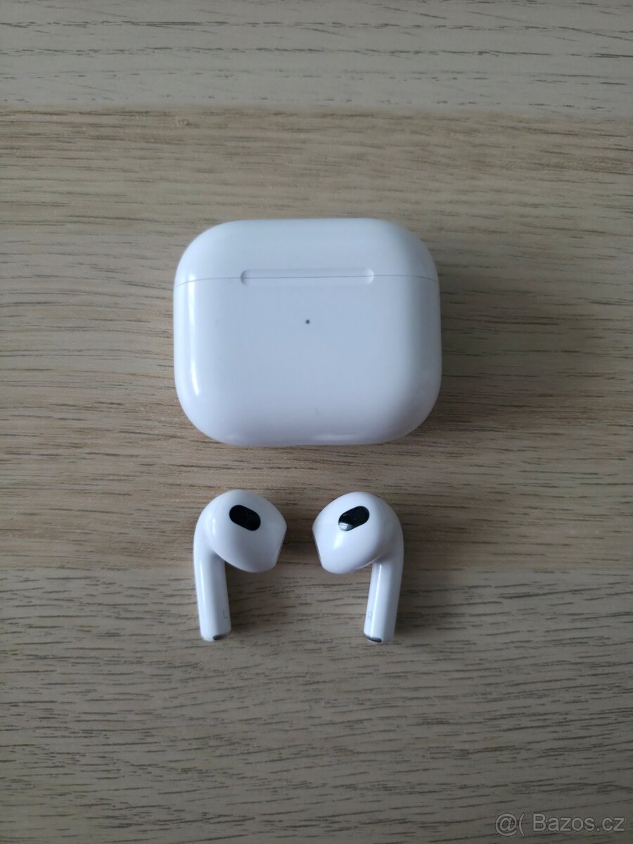 Iphone 15 Pro - 128 Gb + Airpods 3. generace 2021 - 9
