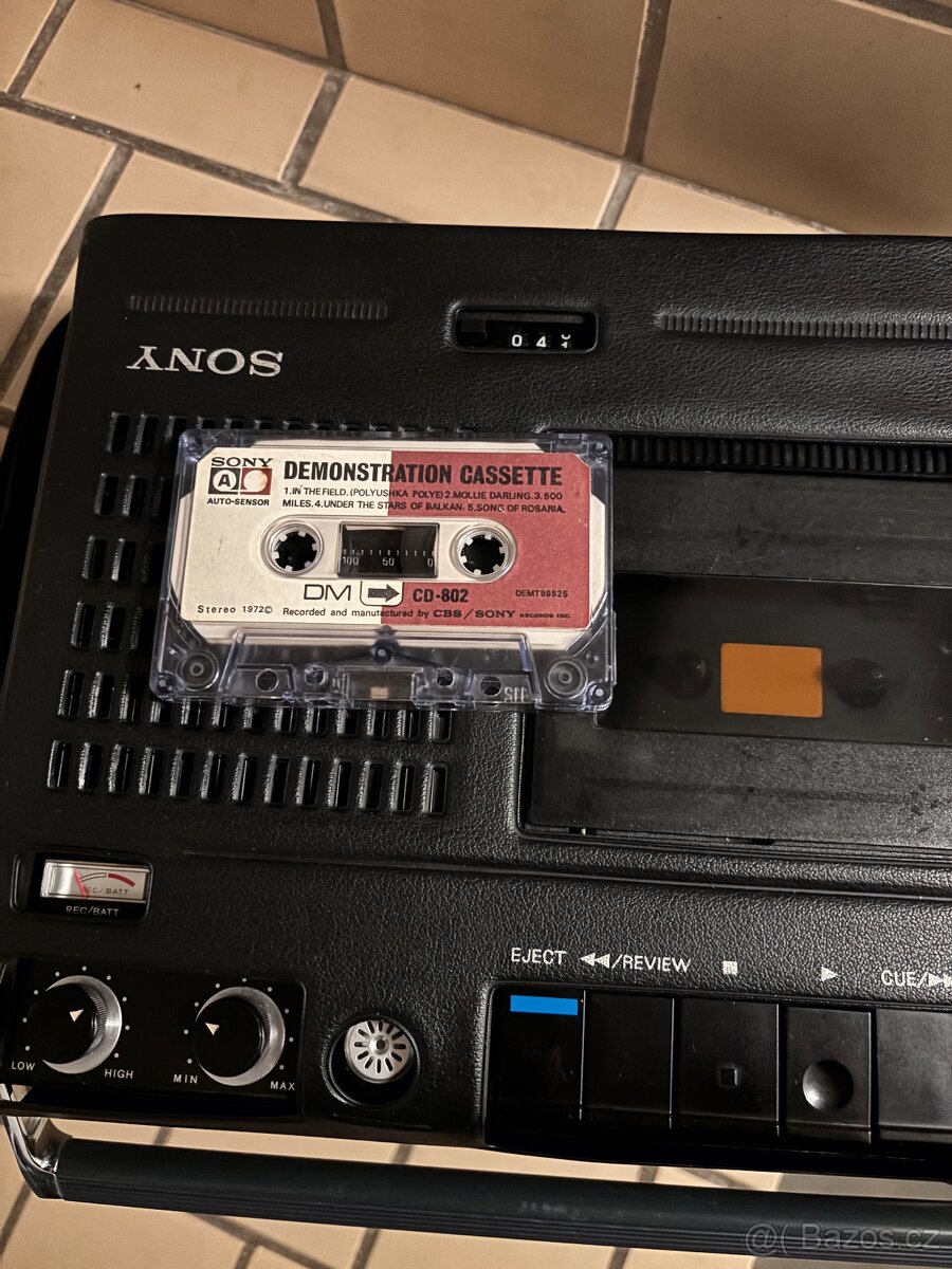 SONY. Kazetový magnetofon - 9