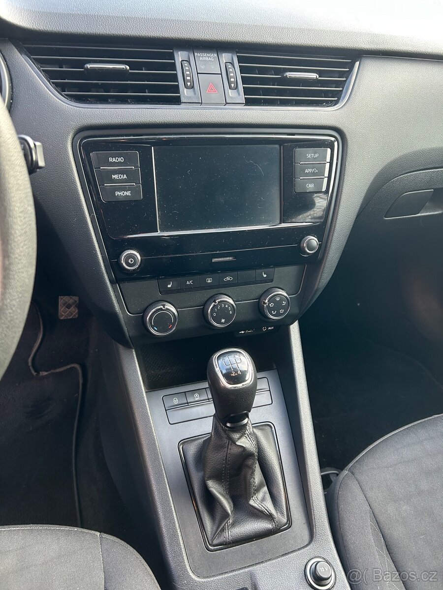 ⭐ Škoda Octavia Combi 1.6 TDI 85 kW | 2017 | Servisní kniha - 9