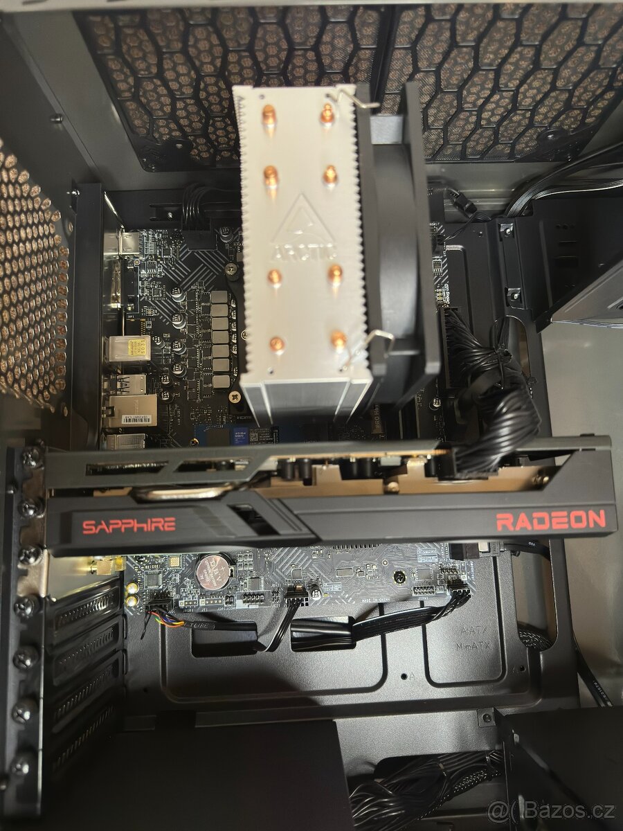 Herní PC Intel Core I3 - 12100f + Sapphire Pulse RX6600 - 9