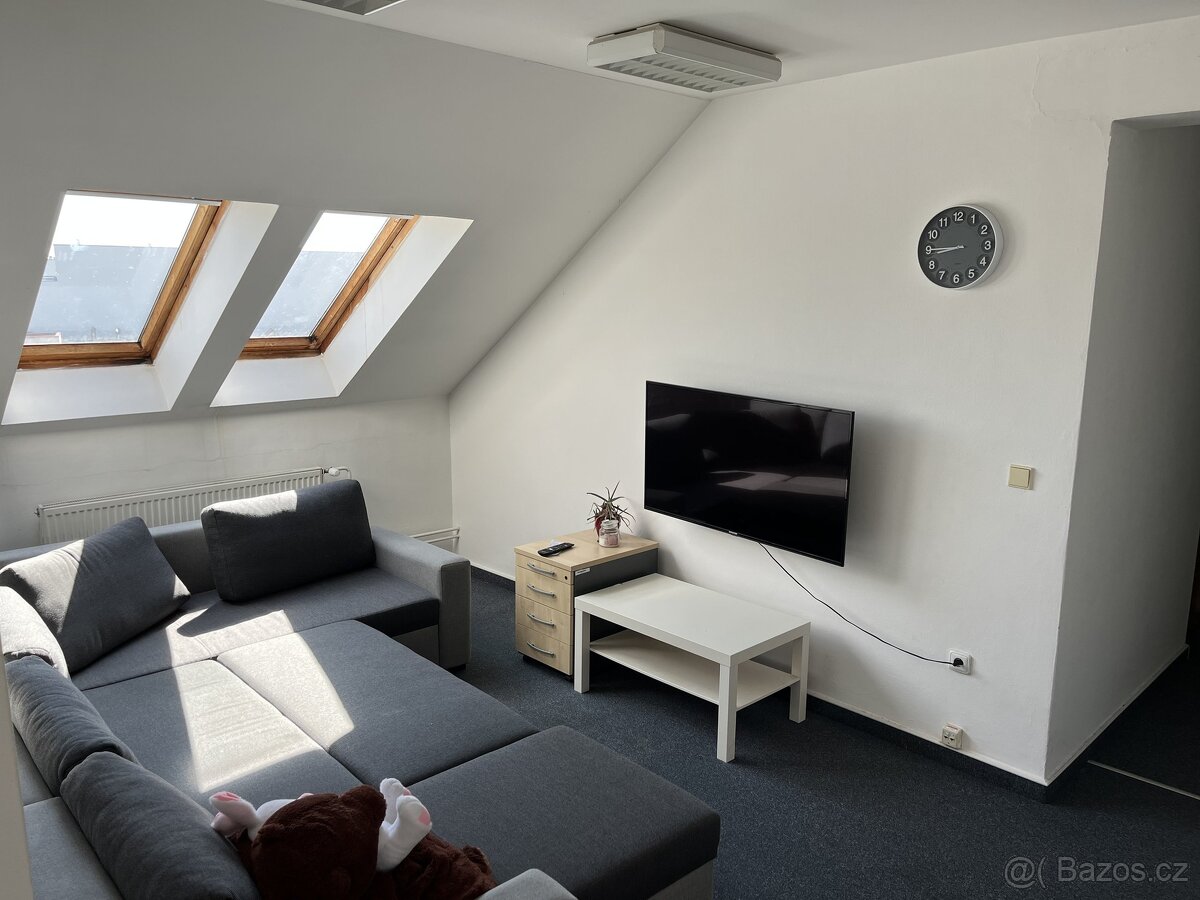 Pronájem, Pokoj, Pardubice-centrum, ev.č. 00910 - 9