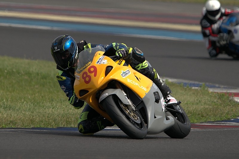 SUZUKI GSX-R 750 K2 Classic SBK - 9