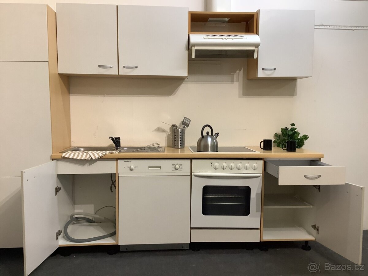 Rovná kuchyňská lina ZOE - 9