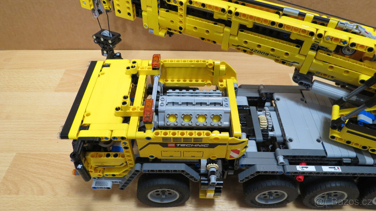 LEGO 42009 Mobilní jeřáb MK II - 9