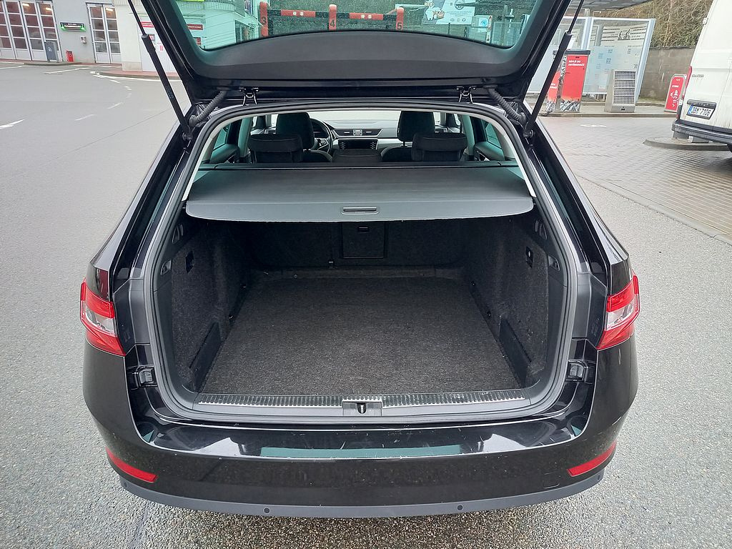 Škoda Superb, 2.0TDi DSG-Navi-LED - 9