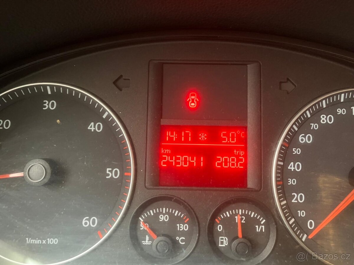 VW GOLF V. 1.9TDi 77kW - 9