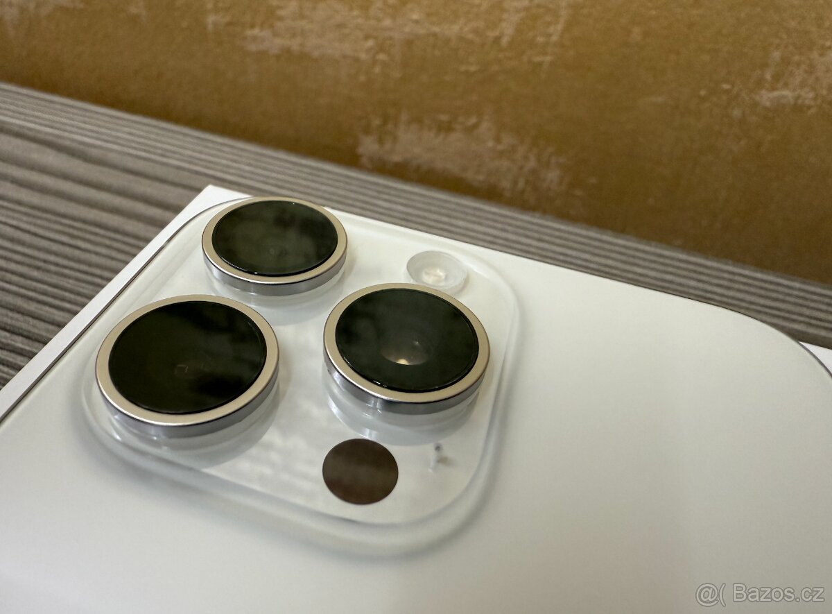 Apple iPhone 15 Pro Max 256GB bílá, 100% baterie - 9