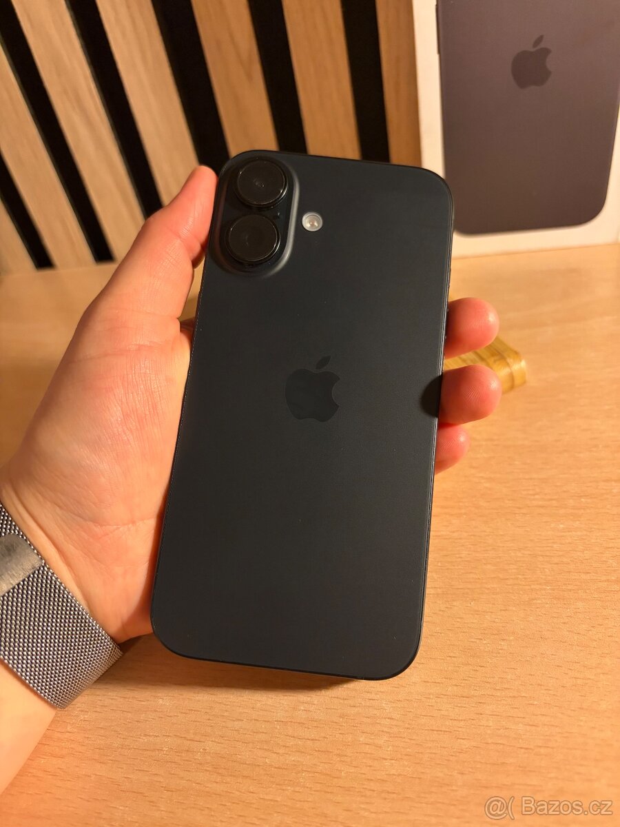 Iphone 16 černý - 9