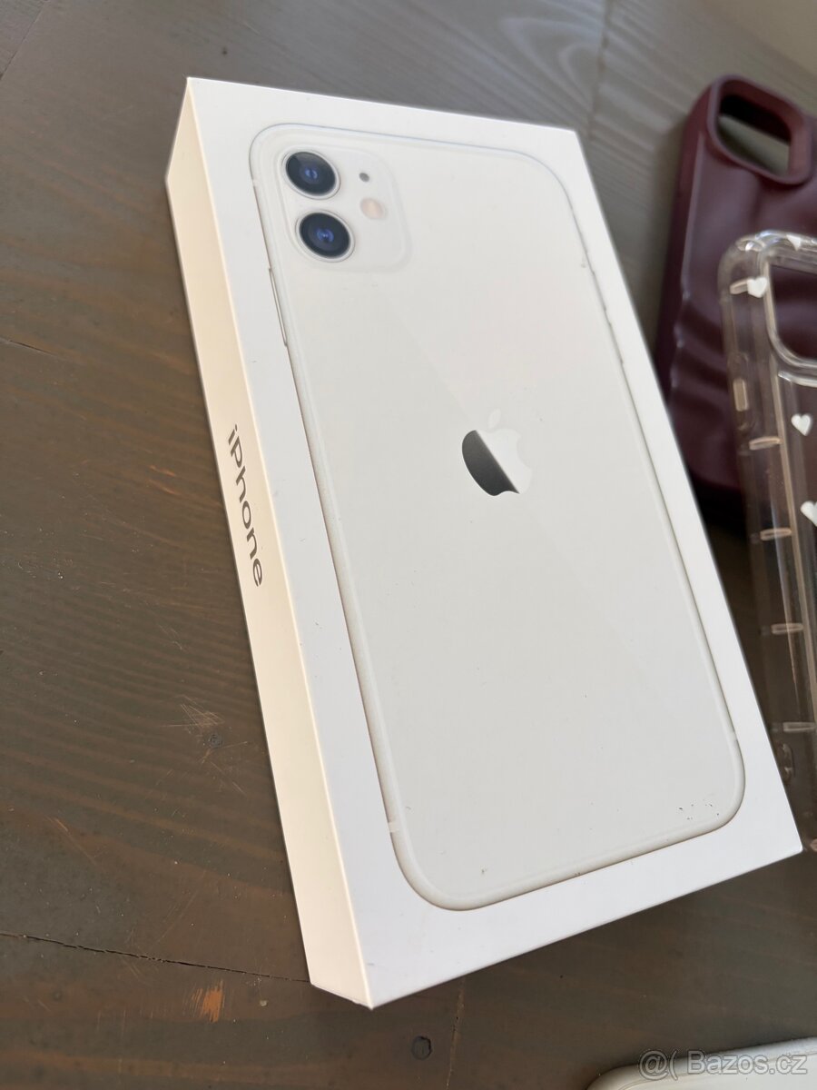 Iphone 11 128GB bílý - 9