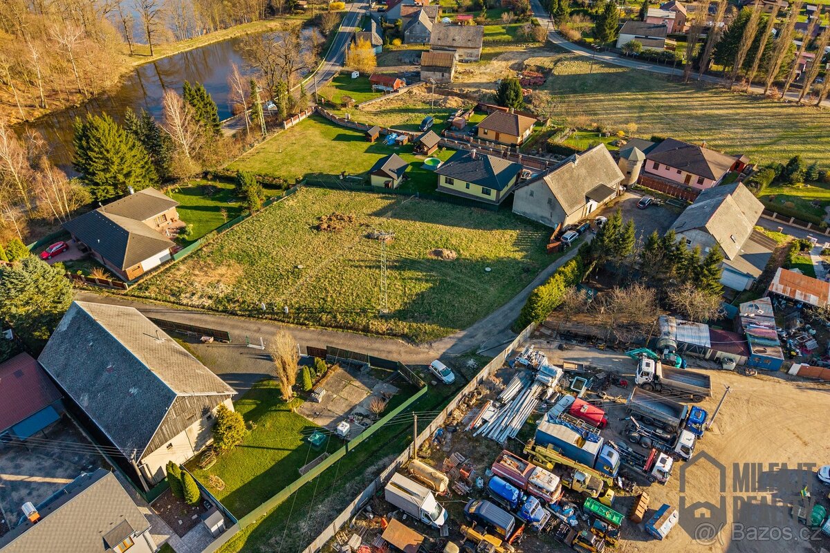 Pozemek pro RD se stavebním povolením, 1.005 m² , Krásná Stu - 9