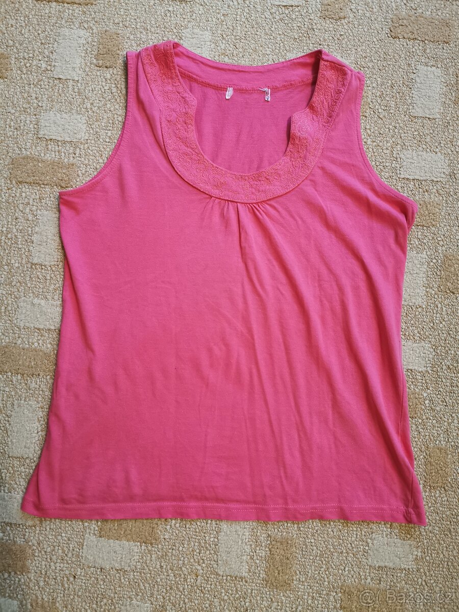 Trička, vel. M/L - 9