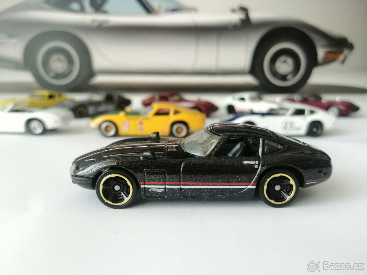 hot wheels - toyota 2000 GT - 9