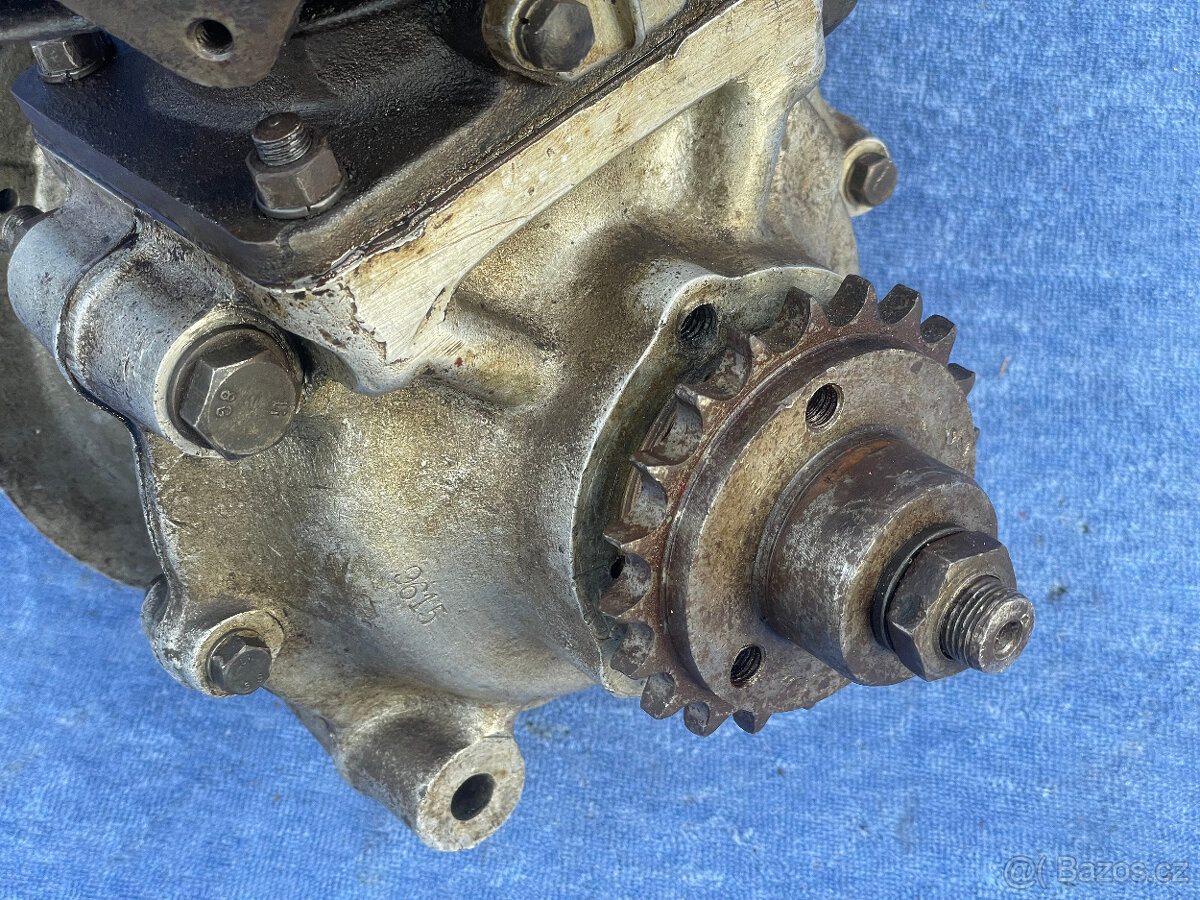 Jawa 250 Speciál FJ/Přírubová - Motor - 9